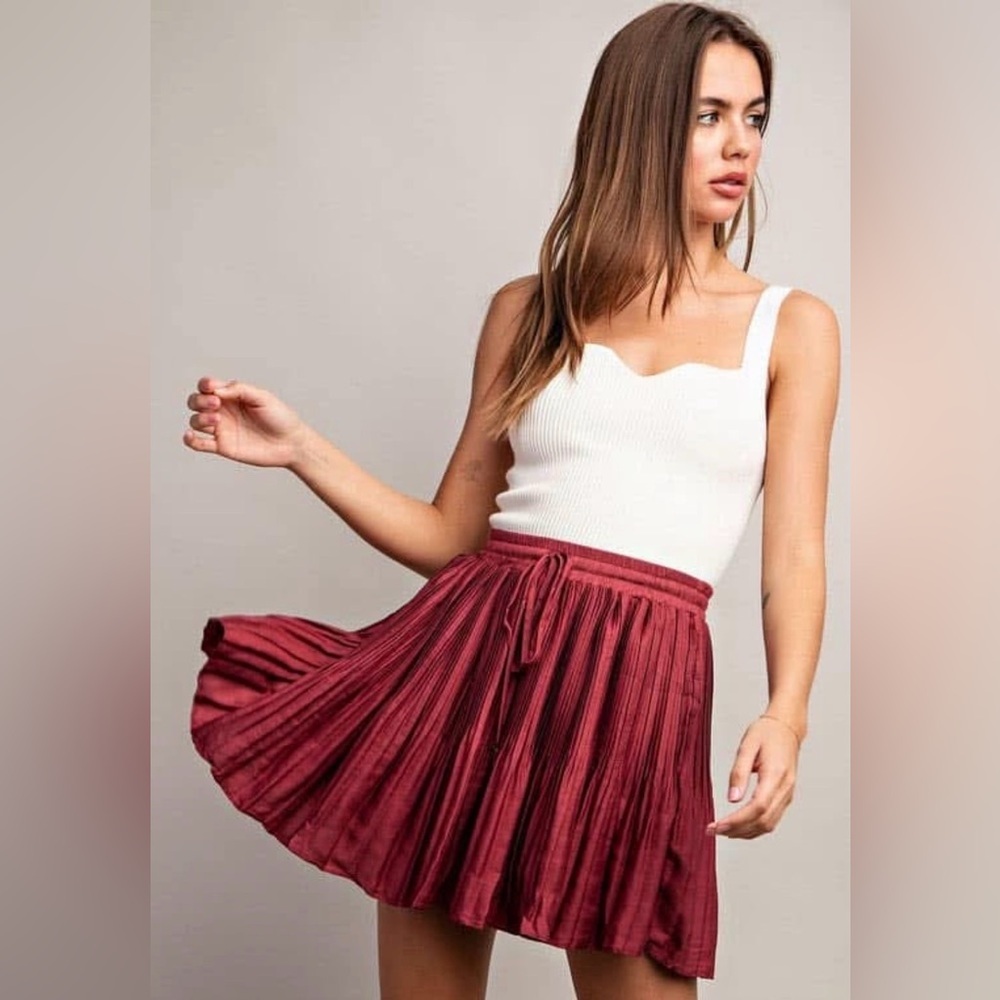 NWT eesome Burnt Orange Flowy Skort